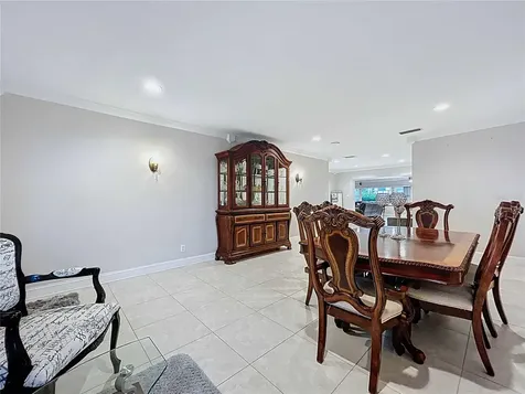 3912 Fontainebleau Drive Tampa FL 33634