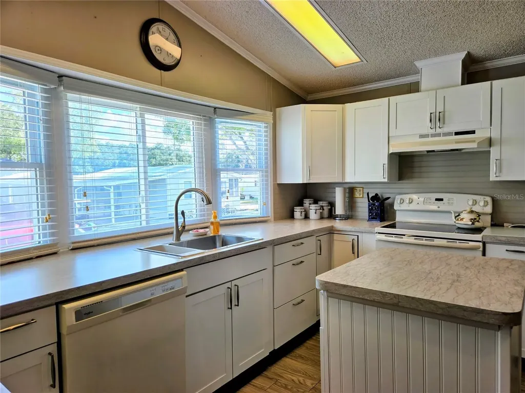 6311 Balmy Lane Zephyrhills FL 33542