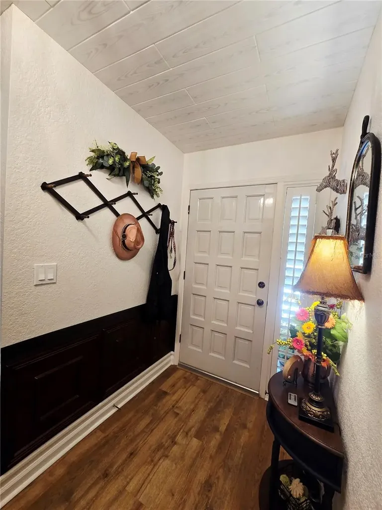 1404 Red Oak Drive Tarpon Springs FL 34689