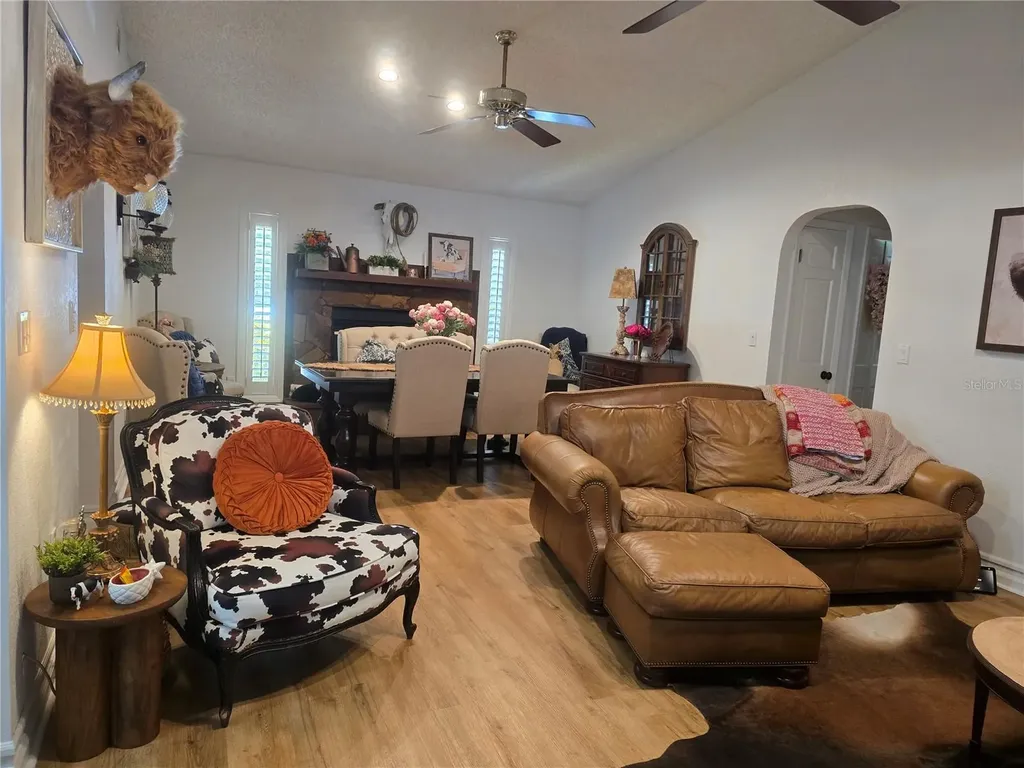 1404 Red Oak Drive Tarpon Springs FL 34689