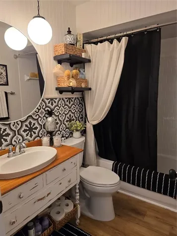 1404 Red Oak Drive Tarpon Springs FL 34689
