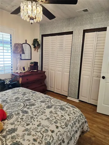 1404 Red Oak Drive Tarpon Springs FL 34689