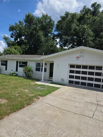 218 E 11th Street Apopka FL 32703