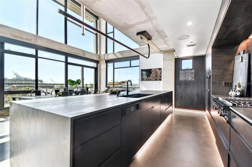 101 S 12th Street Tampa FL 33602