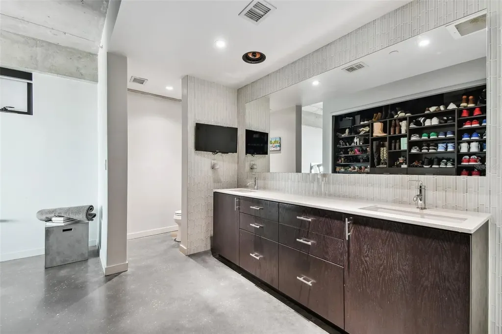 101 S 12th Street Tampa FL 33602