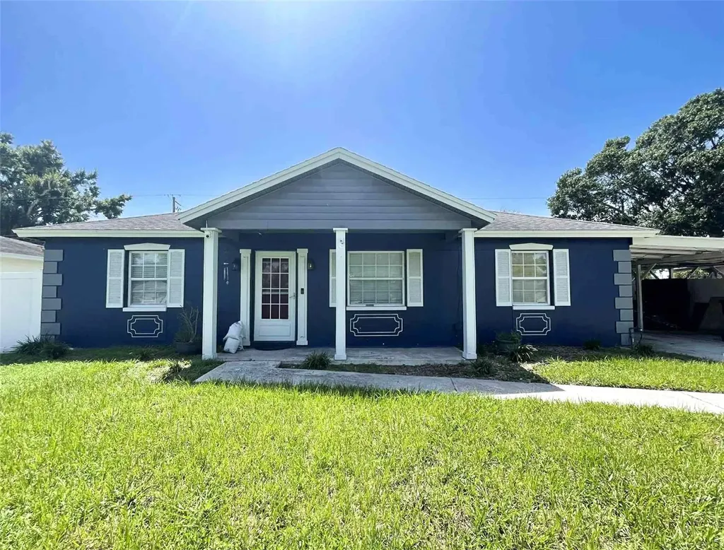 4902 Holiday Drive Tampa FL 33615