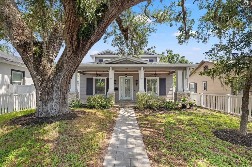 625 38th Avenue N St Petersburg FL 33704