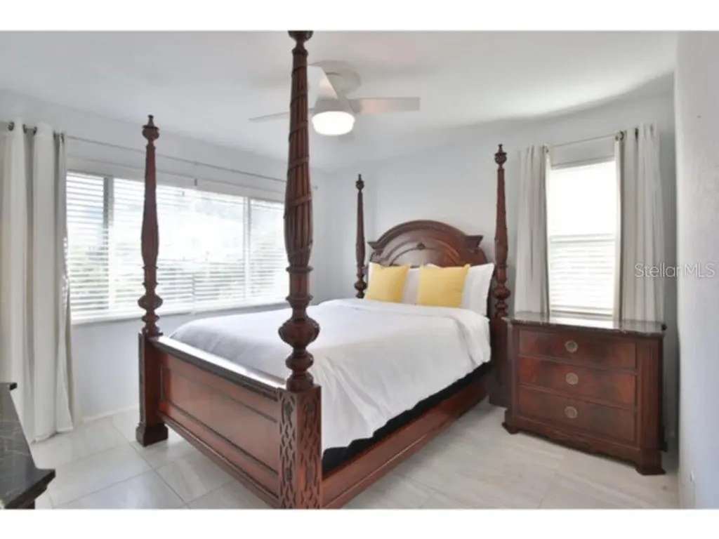 422 Julia Place Sarasota FL 34236
