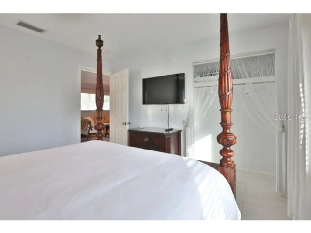 422 Julia Place Sarasota FL 34236