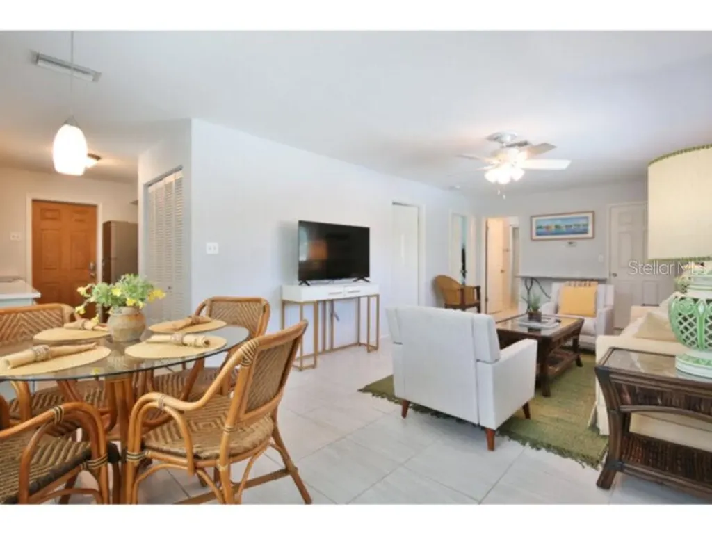 422 Julia Place Sarasota FL 34236