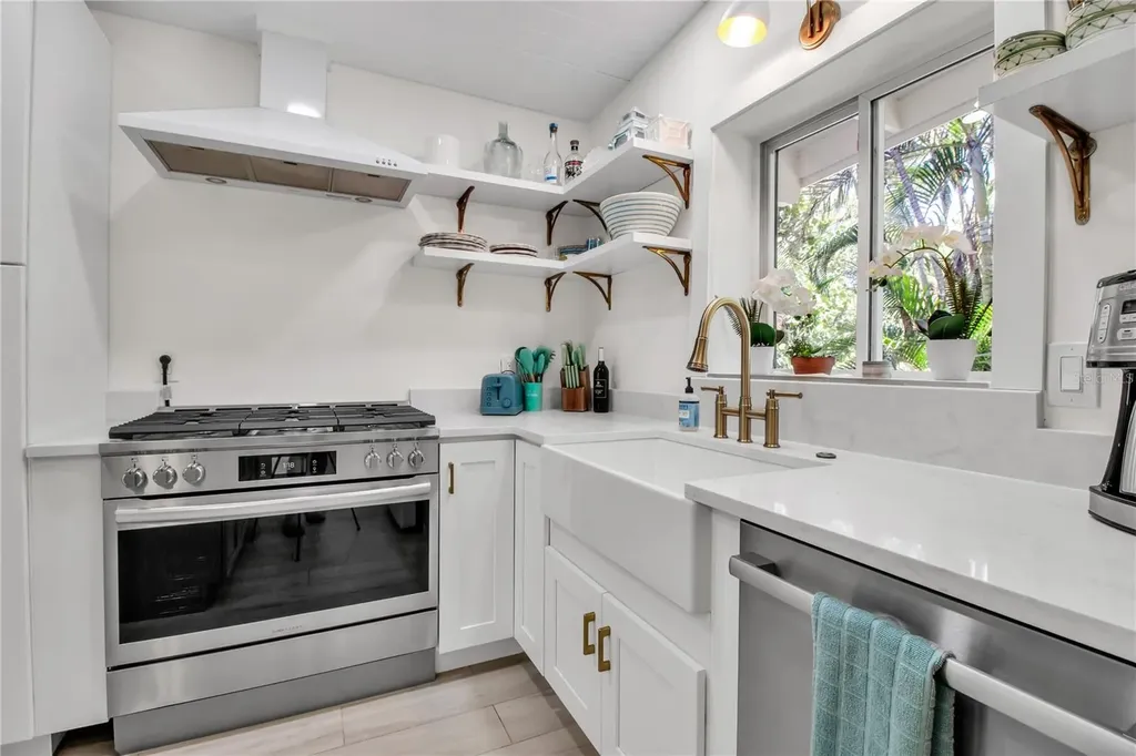 6979 Longboat Drive S Longboat Key FL 34228