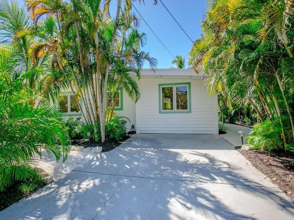 6979 Longboat Drive S Longboat Key FL 34228