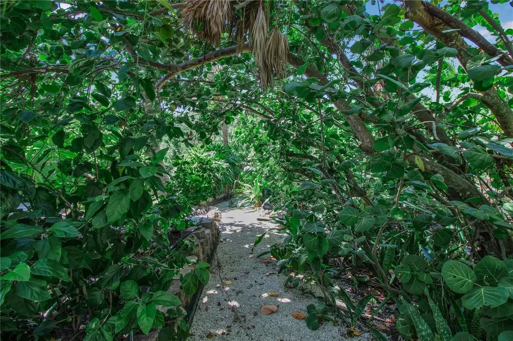 6979 Longboat Drive S Longboat Key FL 34228
