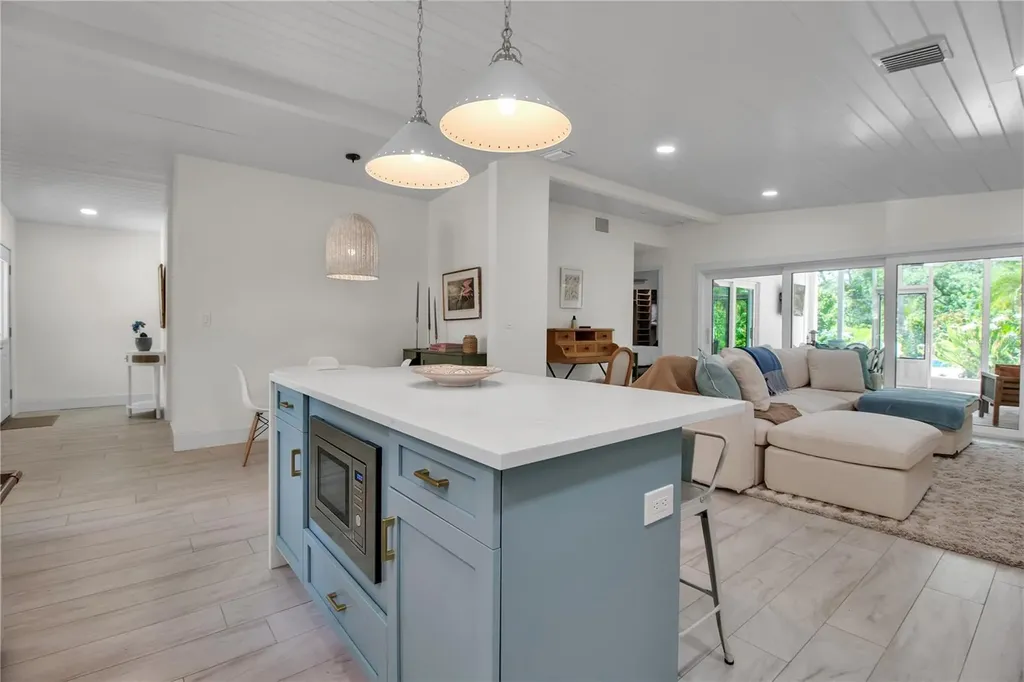 6979 Longboat Drive S Longboat Key FL 34228