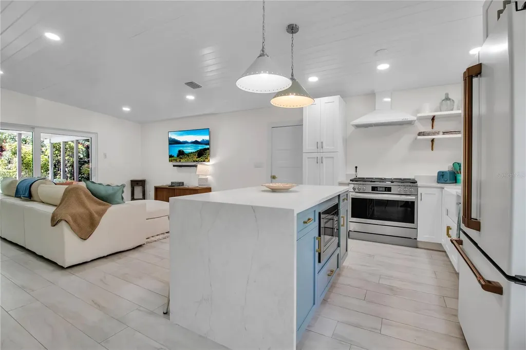 6979 Longboat Drive S Longboat Key FL 34228