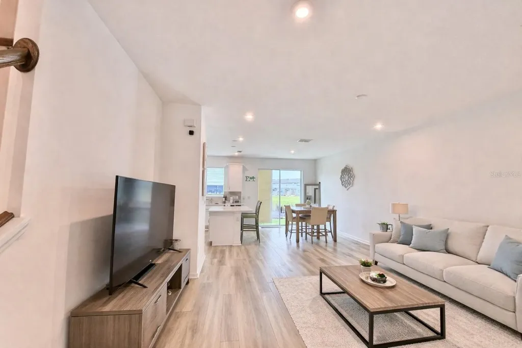 1005 Spring Palms Loop Orlando FL 32828