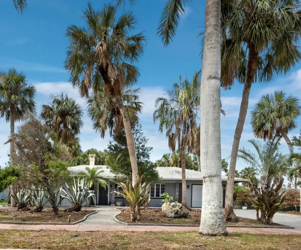 153 N Adams Drive Sarasota FL 34236