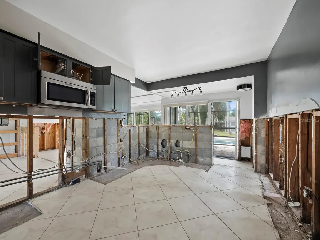 153 N Adams Drive Sarasota FL 34236