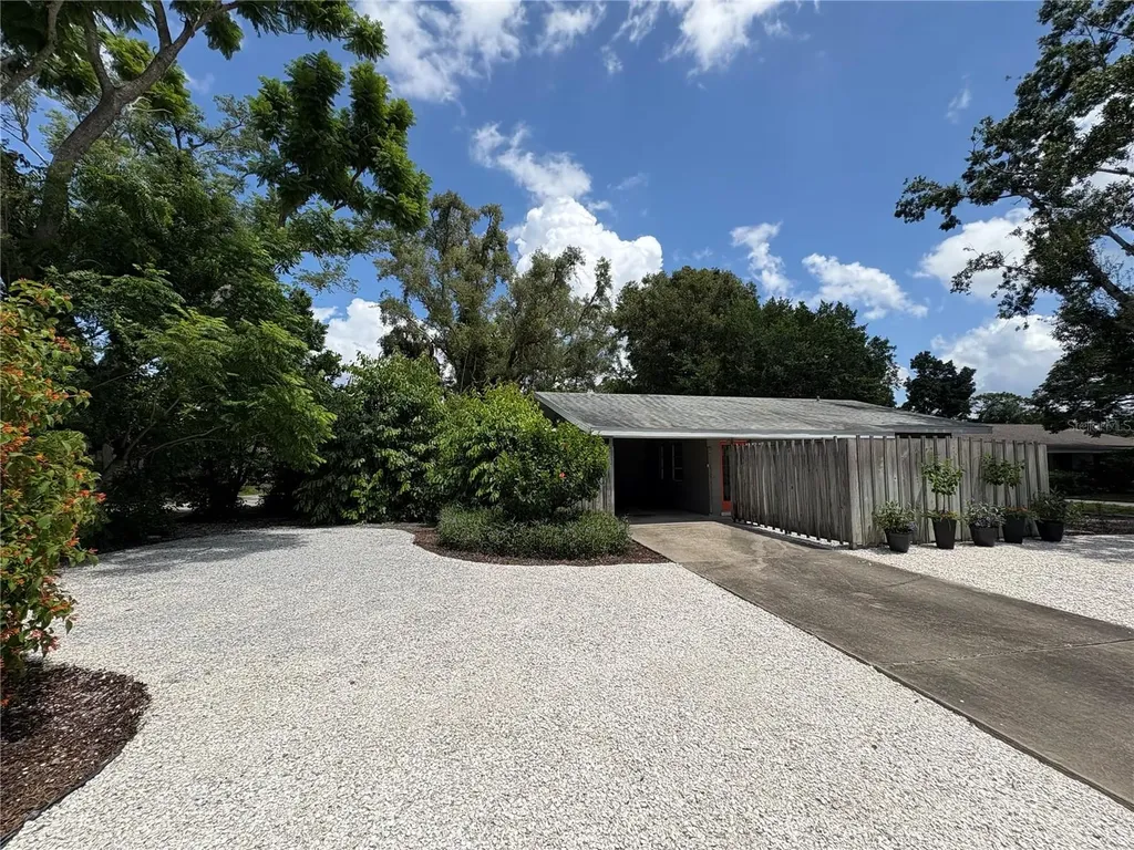 2303 Bougainvillea Street Sarasota FL 34239