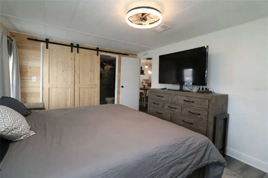 119 S Saint Thomas Circle Apollo Beach FL 33572