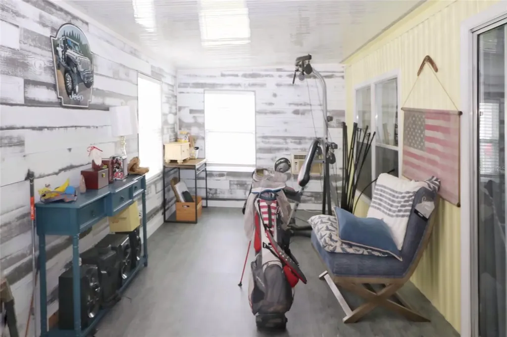 119 S Saint Thomas Circle Apollo Beach FL 33572