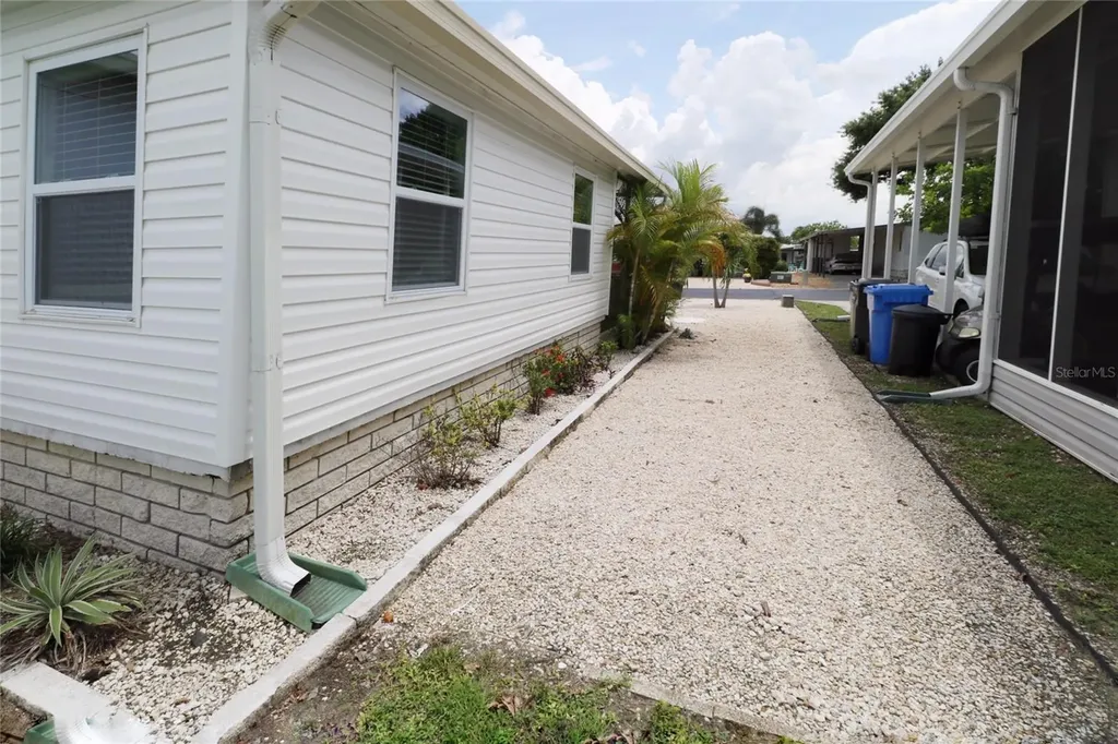 119 S Saint Thomas Circle Apollo Beach FL 33572