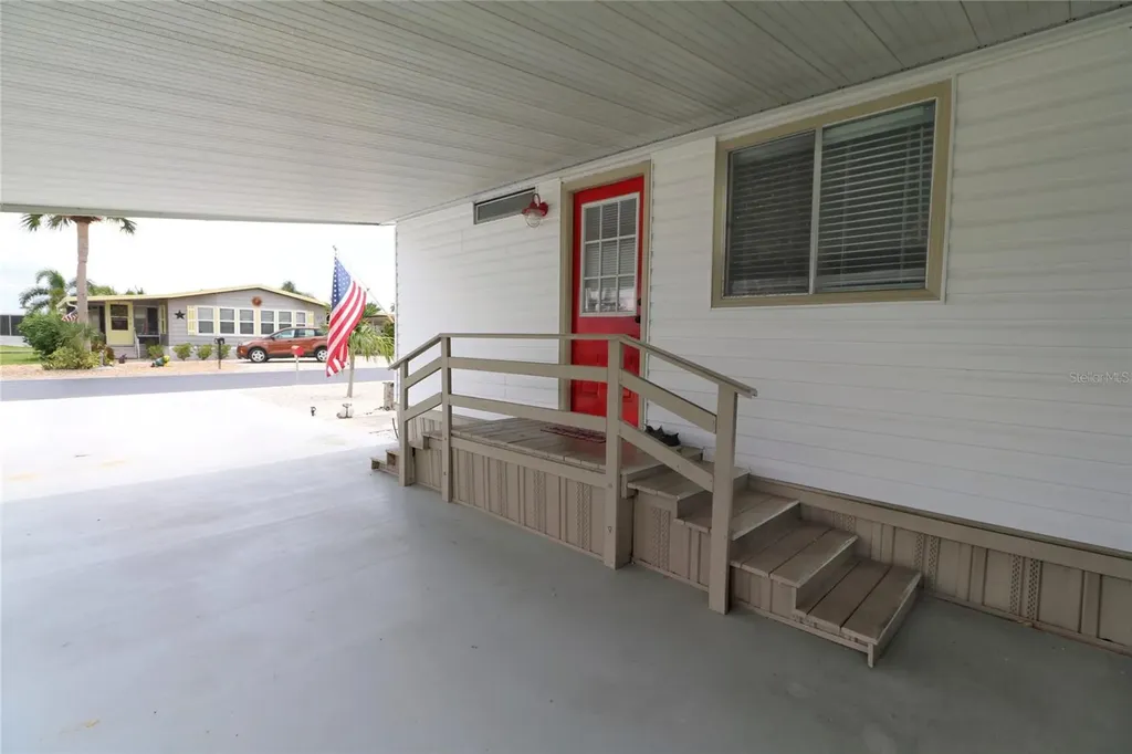 119 S Saint Thomas Circle Apollo Beach FL 33572