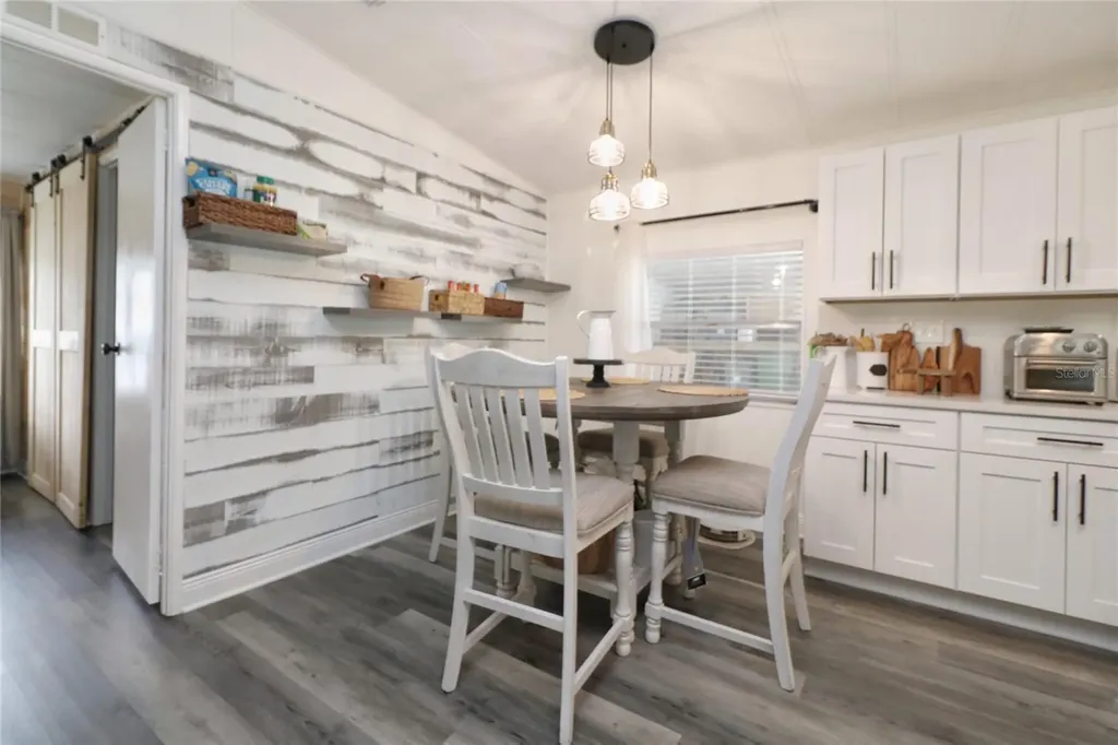 119 S Saint Thomas Circle Apollo Beach FL 33572