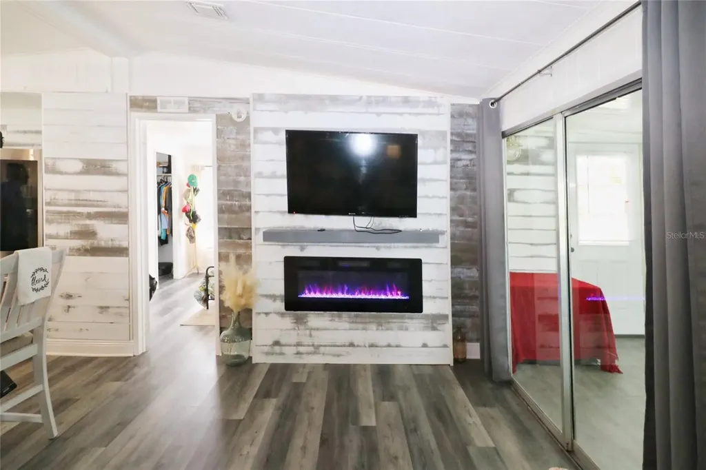 119 S Saint Thomas Circle Apollo Beach FL 33572