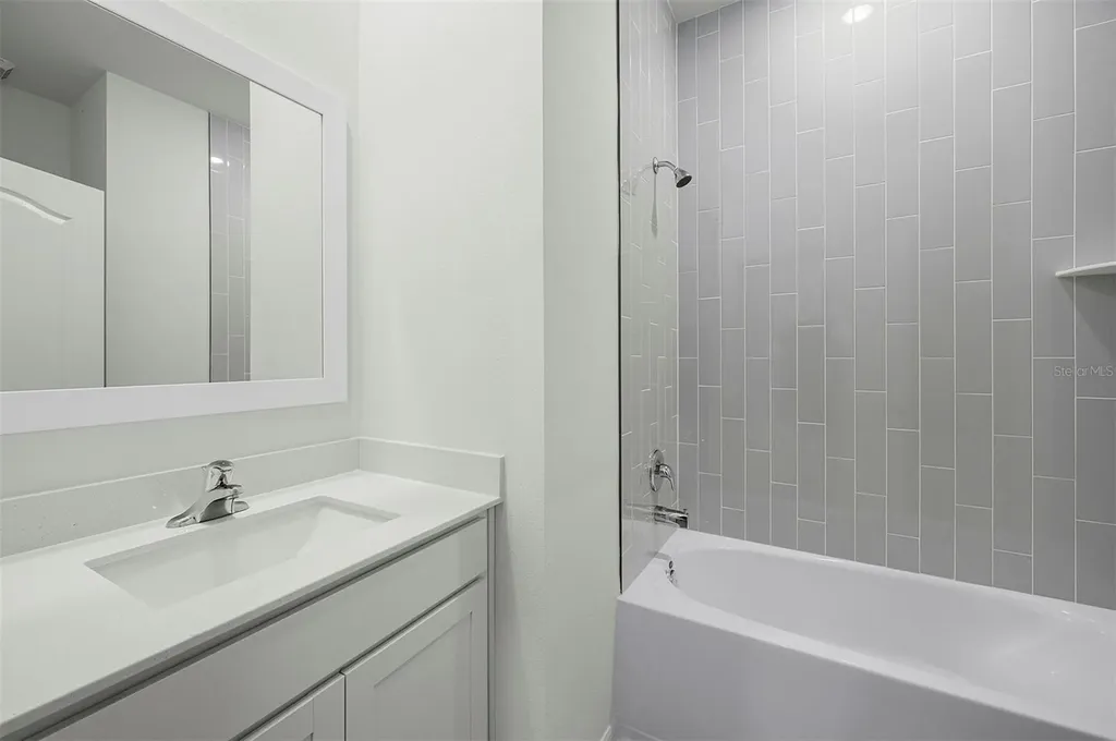 13296 Tula Loop Astatula FL 34705