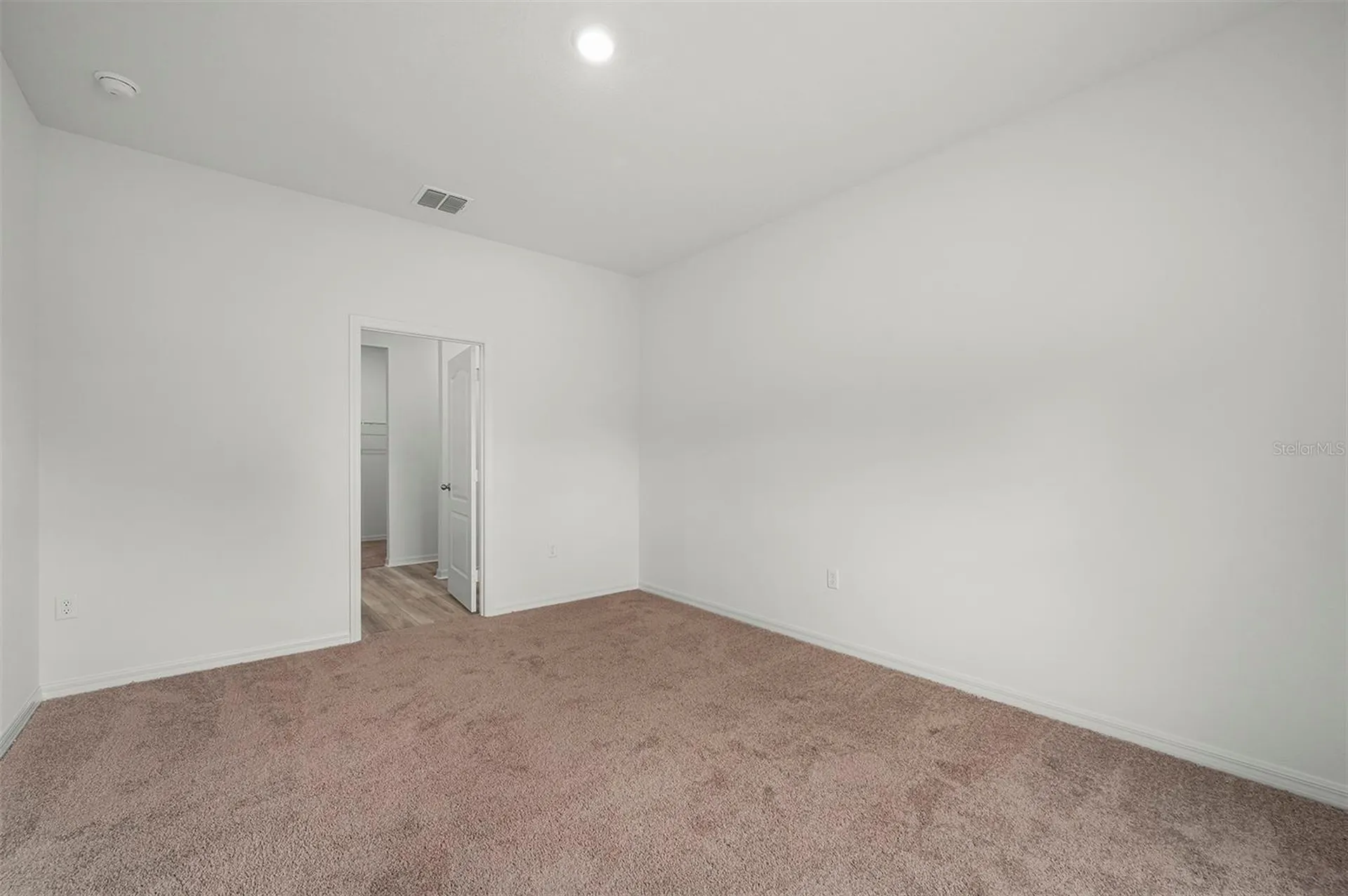 13296 Tula Loop Astatula FL 34705