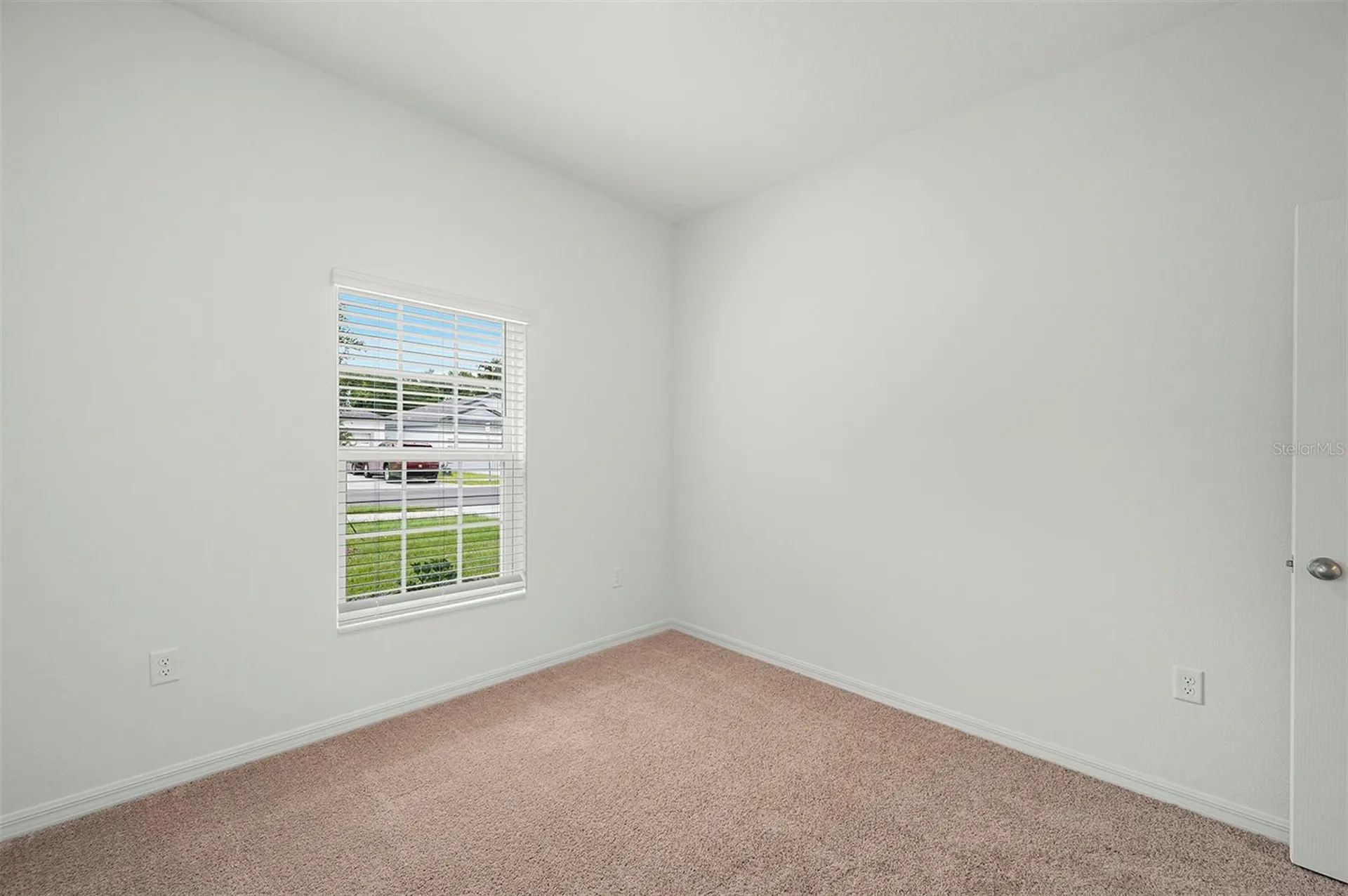 13296 Tula Loop Astatula FL 34705
