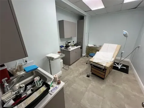 3226 W Kennedy Boulevard Tampa FL 33609