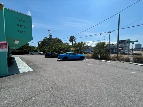 3226 W Kennedy Boulevard Tampa FL 33609