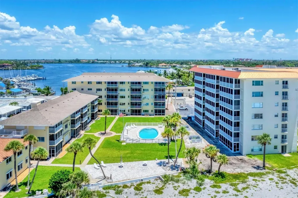 1200 Tarpon Center Drive Venice FL 34285