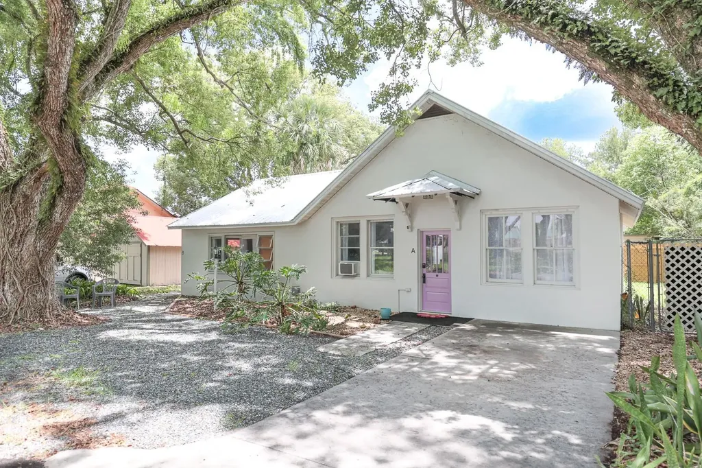 107 S Iona Drive Fruitland Park FL 34731