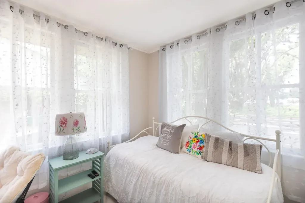 107 S Iona Drive Fruitland Park FL 34731