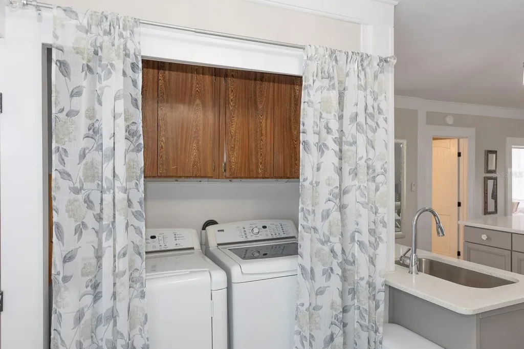 107 S Iona Drive Fruitland Park FL 34731