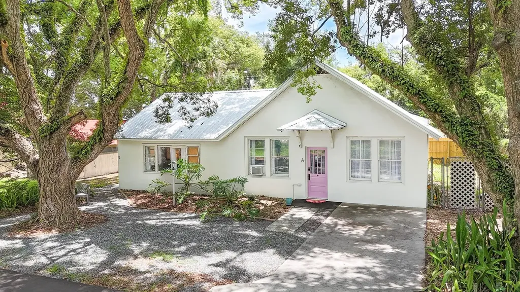 107 S Iona Drive Fruitland Park FL 34731