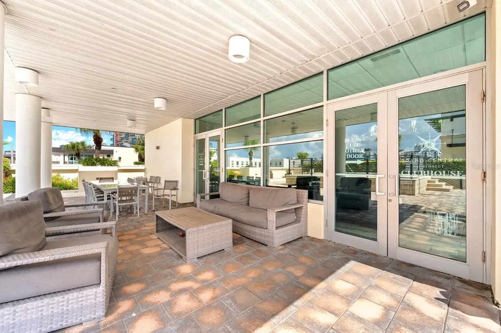 1208 E Kennedy Boulevard Tampa FL 33602