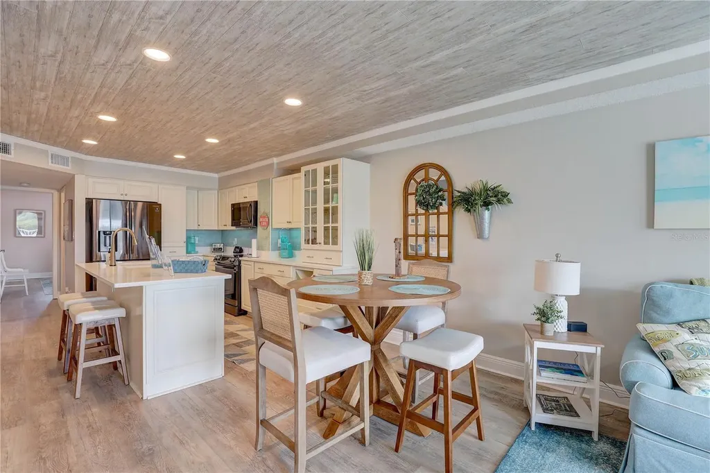 19201 Vista Lane Indian Shores FL 33785