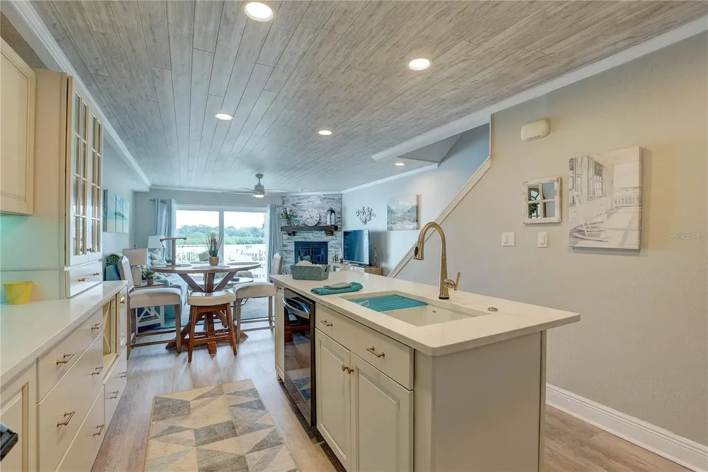 19201 Vista Lane Indian Shores FL 33785