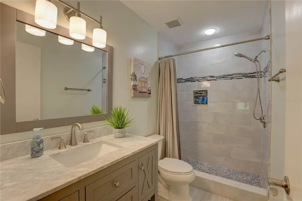 19201 Vista Lane Indian Shores FL 33785