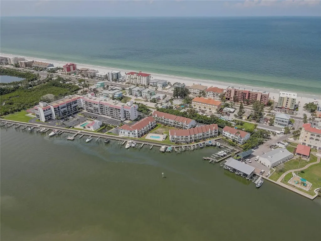 19201 Vista Lane Indian Shores FL 33785