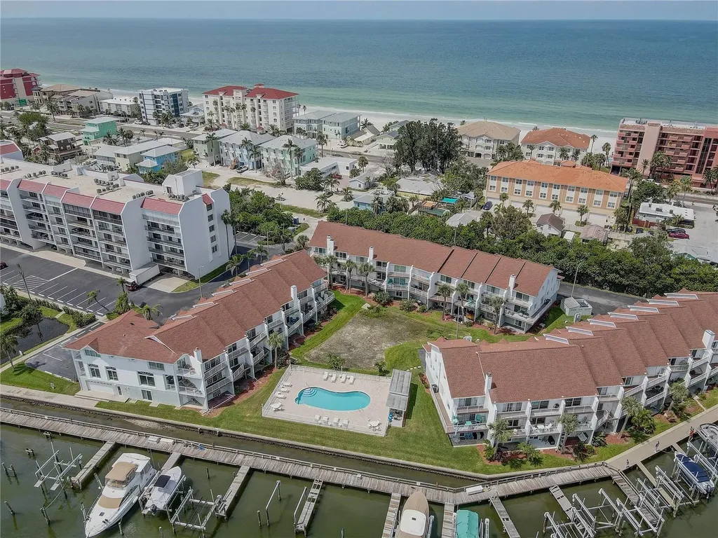 19201 Vista Lane Indian Shores FL 33785