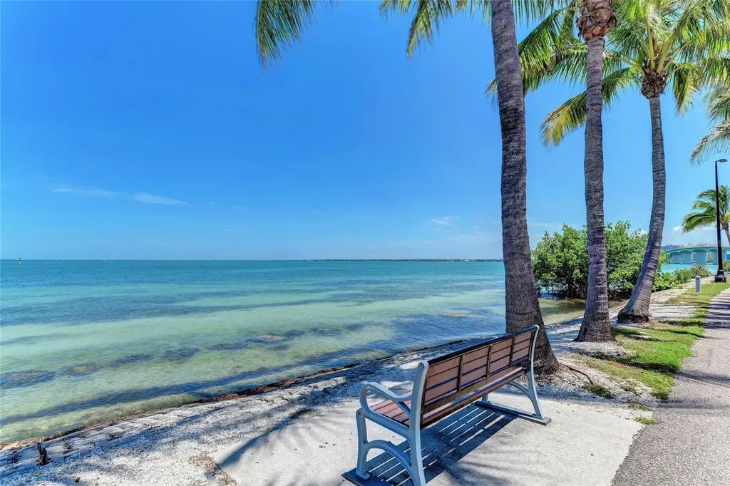 514 Howard Court Sarasota FL 34236