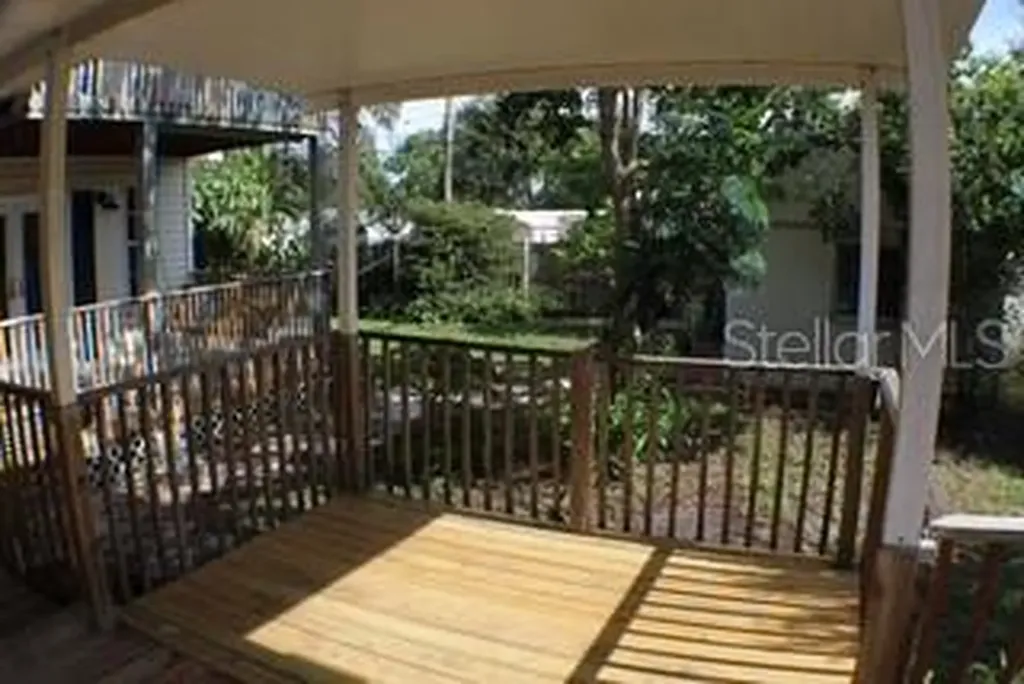 4964 44th Avenue N St Petersburg FL 33709