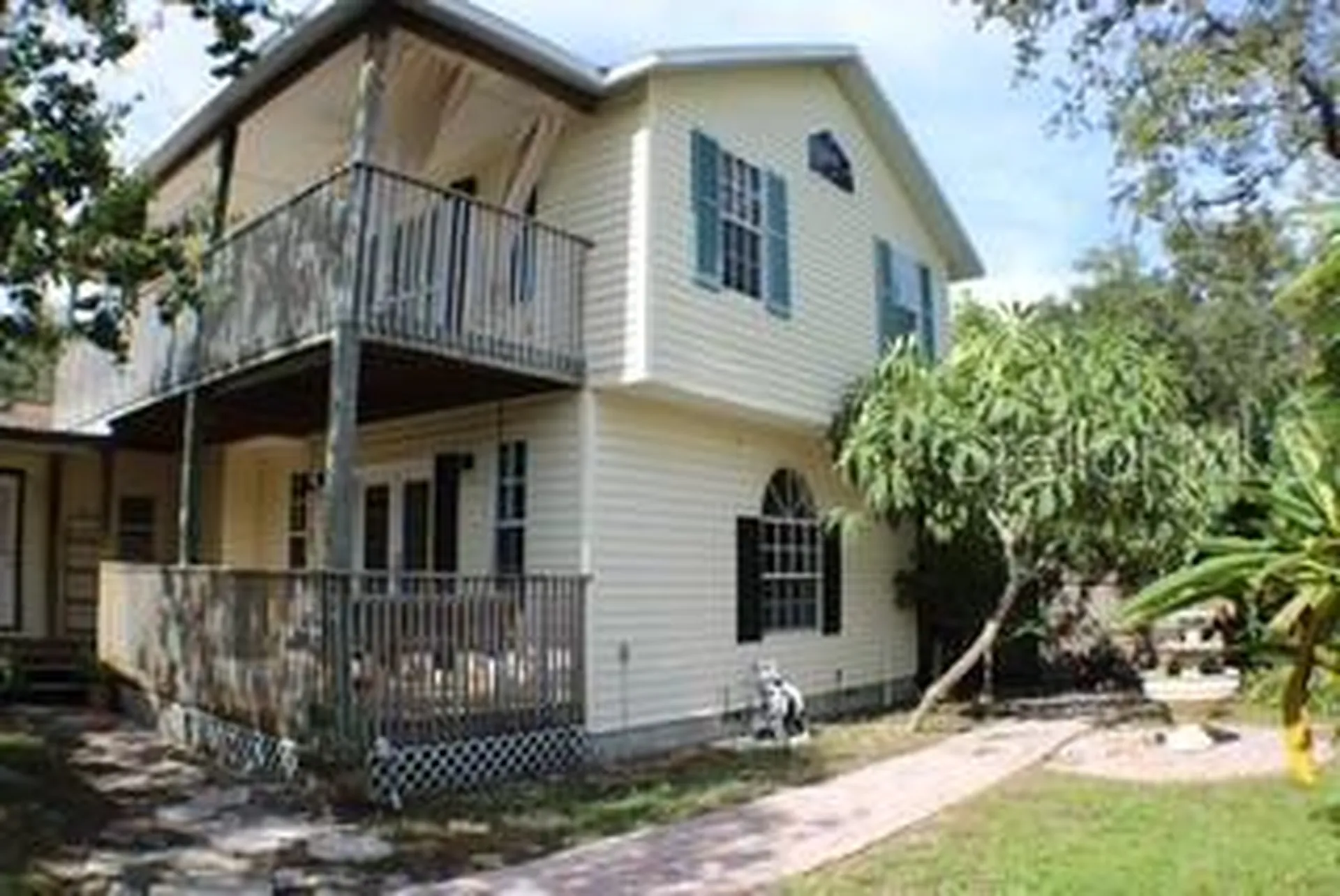 4964 44th Avenue N St Petersburg FL 33709
