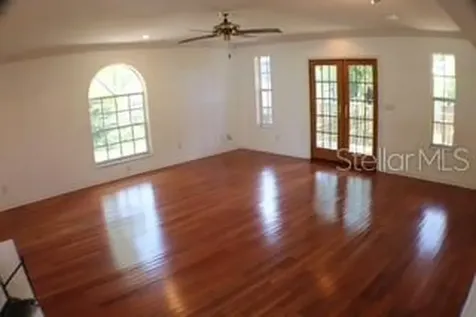 4964 44th Avenue N St Petersburg FL 33709