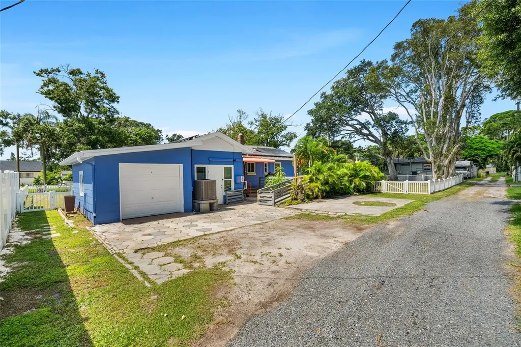 2800 Tifton Street S Gulfport FL 33711